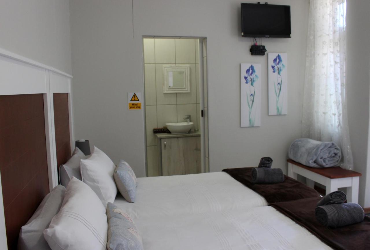 Tranquility Self Catering Hotel Luderitz Exterior photo